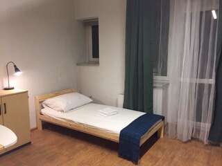 Хостелы Hostel Sentral Катовице Двухместный номер с 2 отдельными кроватями и ванной комнатой-7